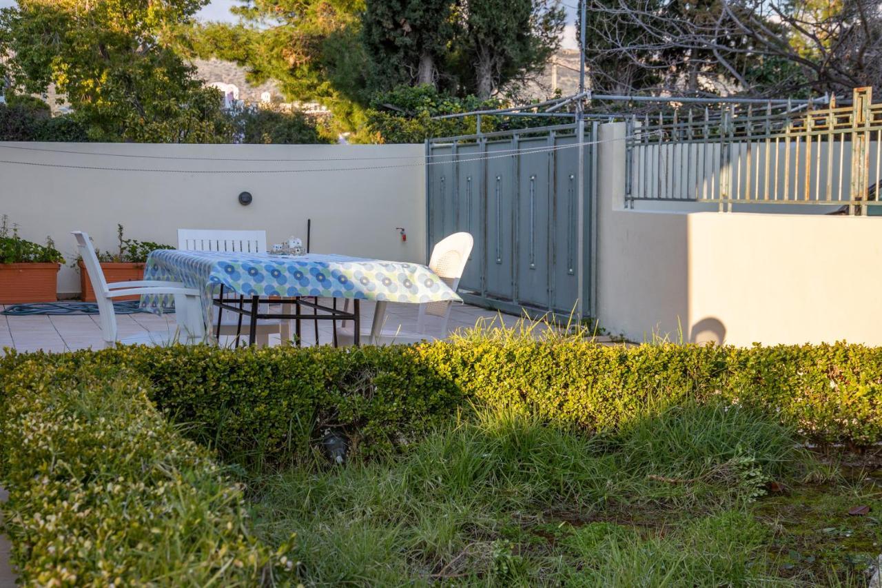 Mpetty'S Apartment Porto Rafti Exterior photo